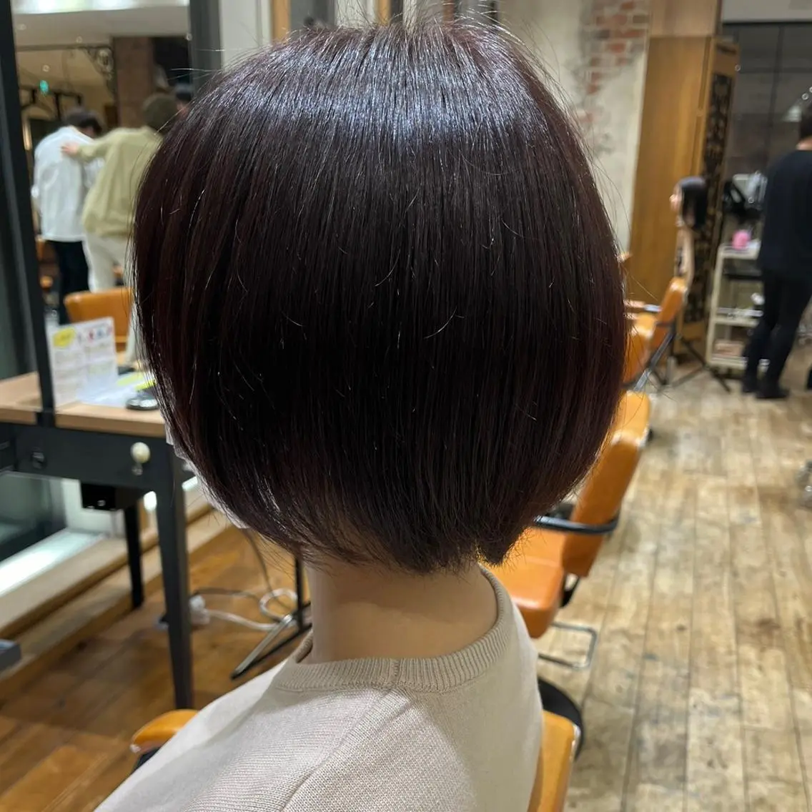 ショート カラー 💍新宿ショート 💍岩田莉奈のヘアスタイル