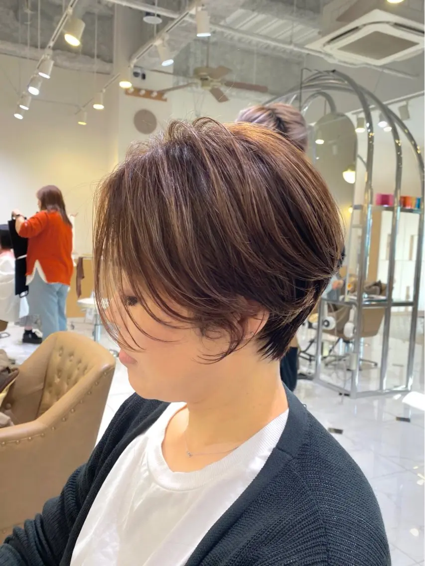 ショート カラー ハンサムショート ハイライトカラー ハイライト ショートヘア 坂井 茅聖のヘアスタイル