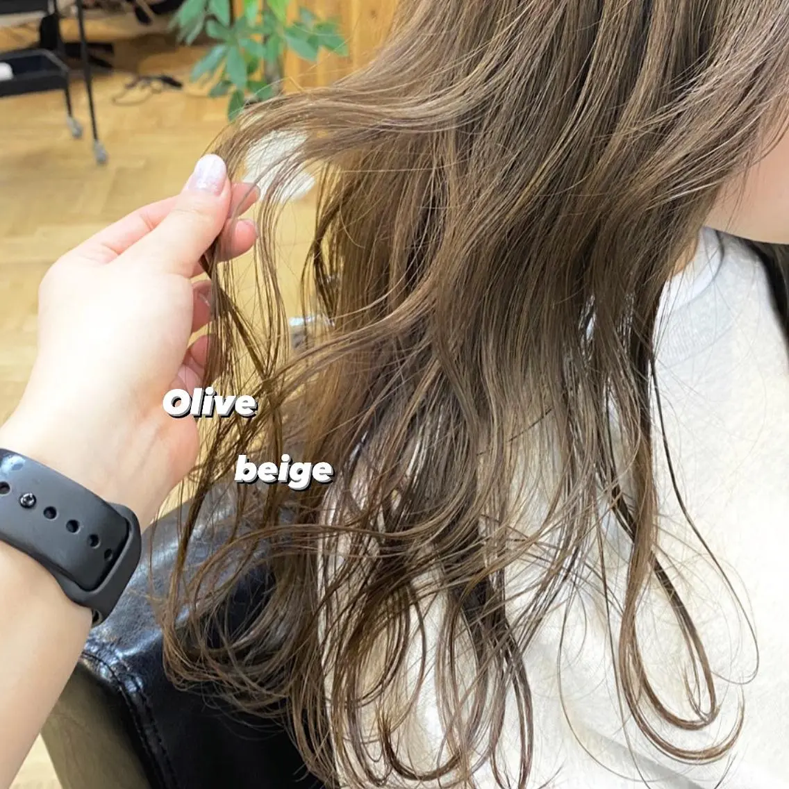 ロング カラー パーマ ヘアアレンジ ベージュカラー ブリーチ ブリーチなしカラー 前川 朋香のヘアスタイル