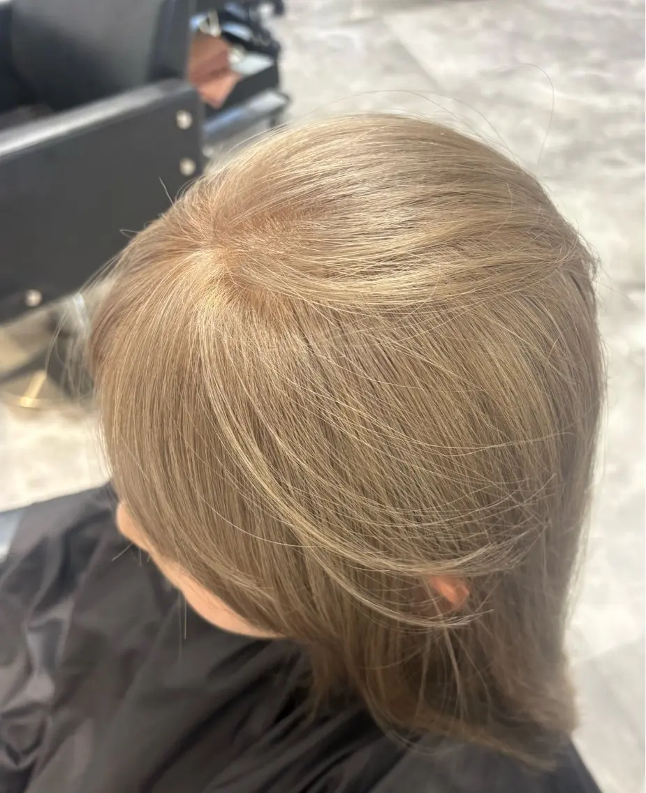 カラー ブリーチ ヘアカラー 柔ベージュ、上品 ／ボブ　ユミのヘアスタイル