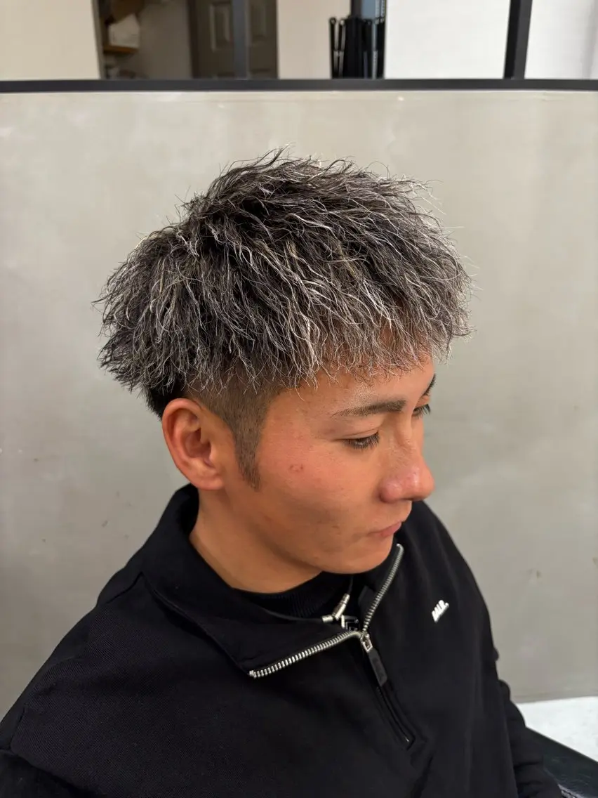 カラー パーマ メンズ メンズメッシュ メッシュ カット ヘアカラー パーマ mikuto メンズ/パーマのヘアスタイル