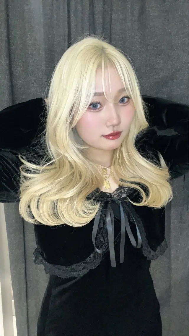セミロング カラー ヘアカラー トリートメント エクステ クルミ🤍推し活 🎀ピンクカラーのヘアスタイル