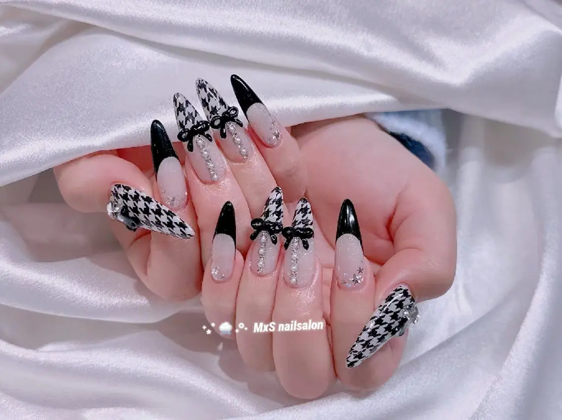 ネイル ジェルネイル 韓国ネイル マグネットネイル パラジェル ワンホンネイル ハンドネイル M×S Nail みなのネイルデザイン