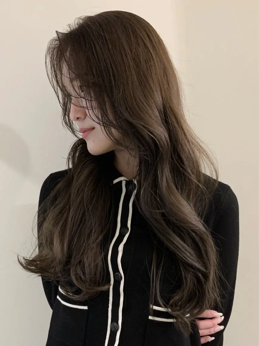 ロング カラー ブリーチ ダブルカラー グレージュ ブリーチなしカラー カット ヘアカラー トリートメント 落合希 Olivebeigeのヘアスタイル