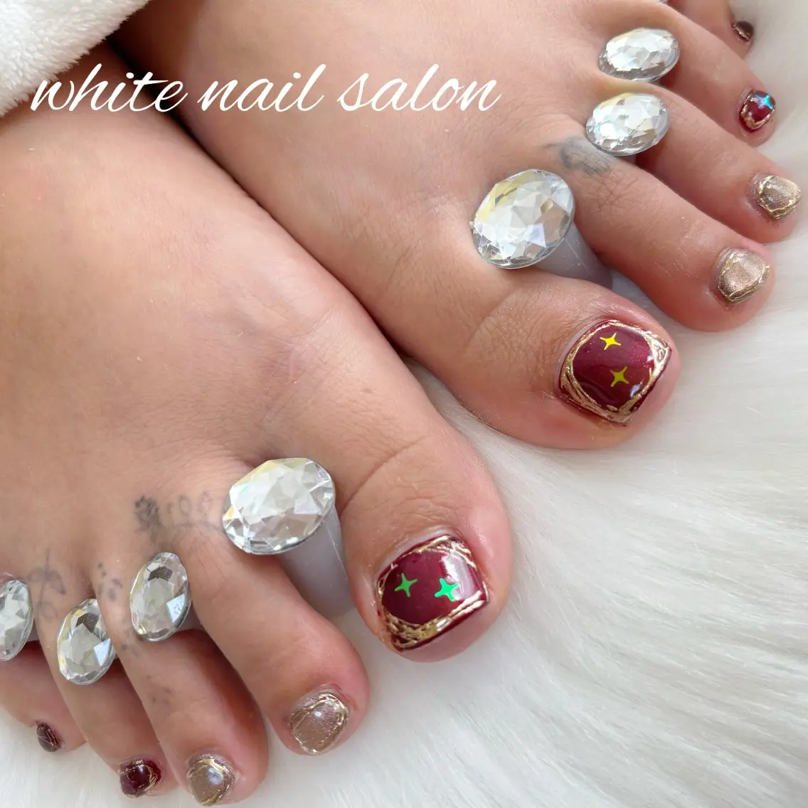 ネイル フットネイル ラメ(グリッター) フットネイル white nail salonのネイルデザイン
