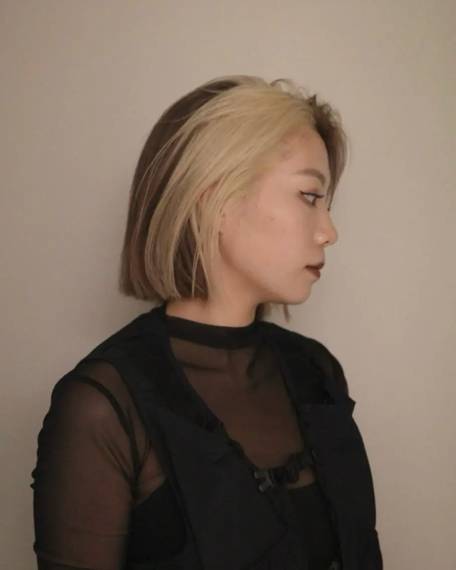 ショート カラー Akari暖色カラー /レイヤーカットのヘアスタイル