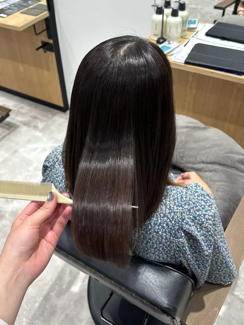 ミディアム 酸性ストレート 縮毛矯正 recipe la couleurちずのヘアスタイル
