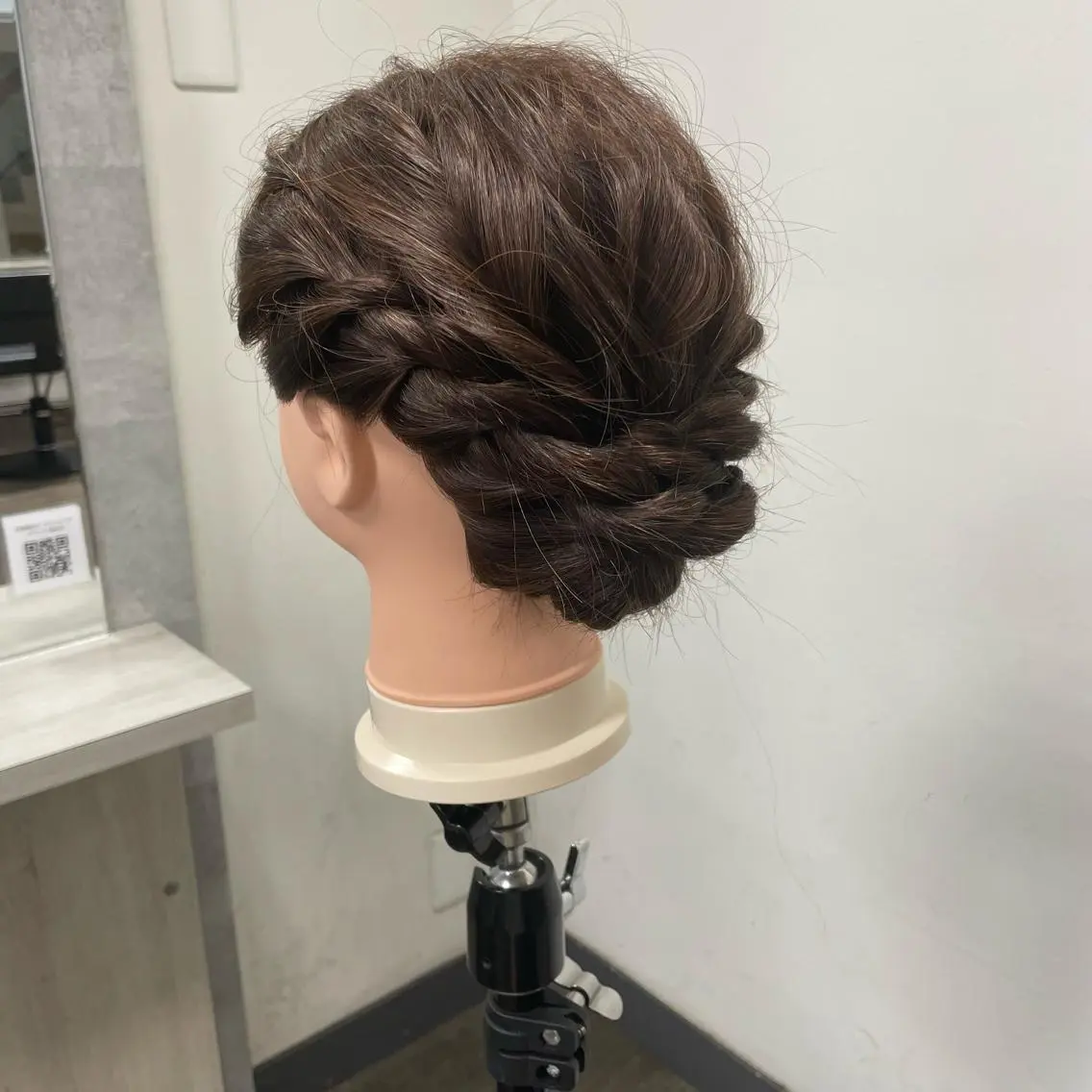 ヘアアレンジ 檜谷 晴　顔周りカットのヘアスタイル