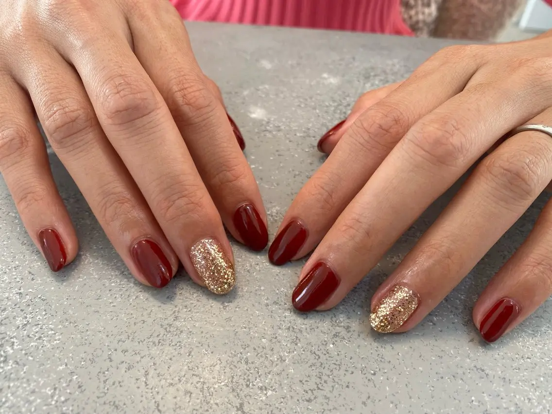 ネイル ボルドー ラメ(グリッター) ワンカラーネイル 苦楽園the she nailのネイルデザイン