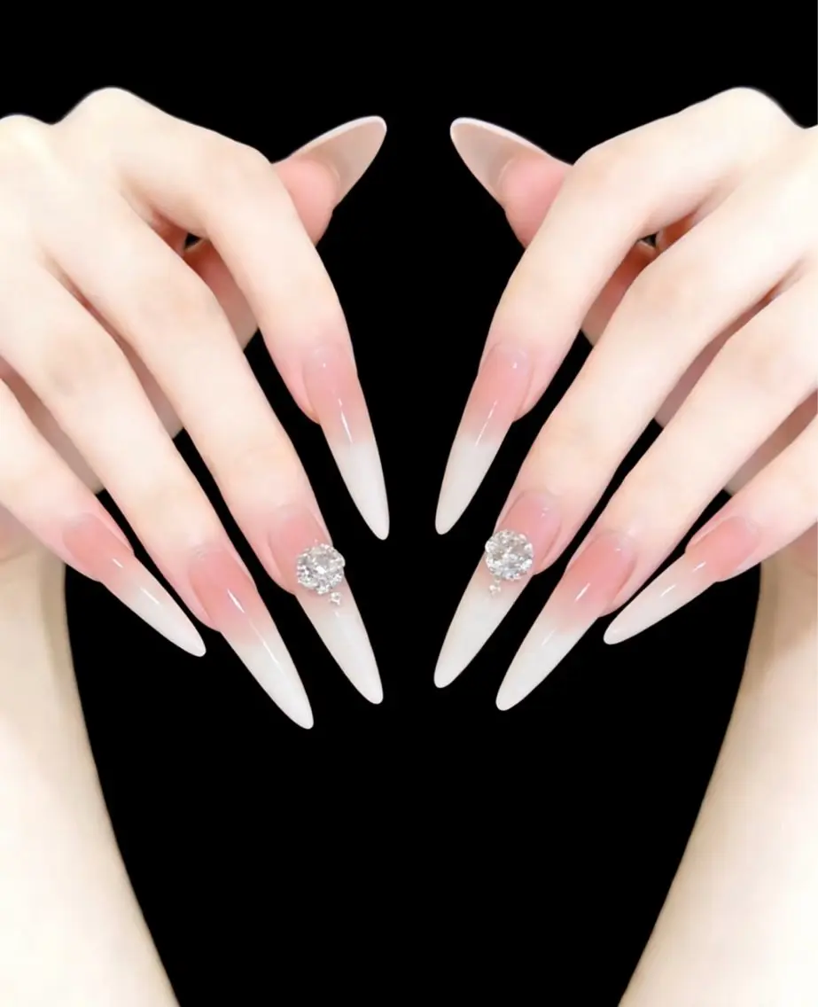 ネイル フレンチネイル キラキラネイル 韓国ネイル シンプルネイル ワンホンネイル ハンドネイル MEI Nailのネイルデザイン