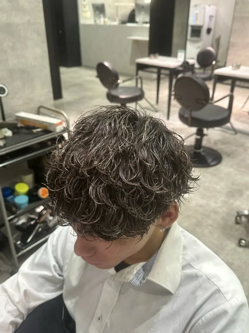パーマ メンズ メンズパーマ 波巻きパーマ パーマ センターパート /韓国men'sヘアのヘアスタイル