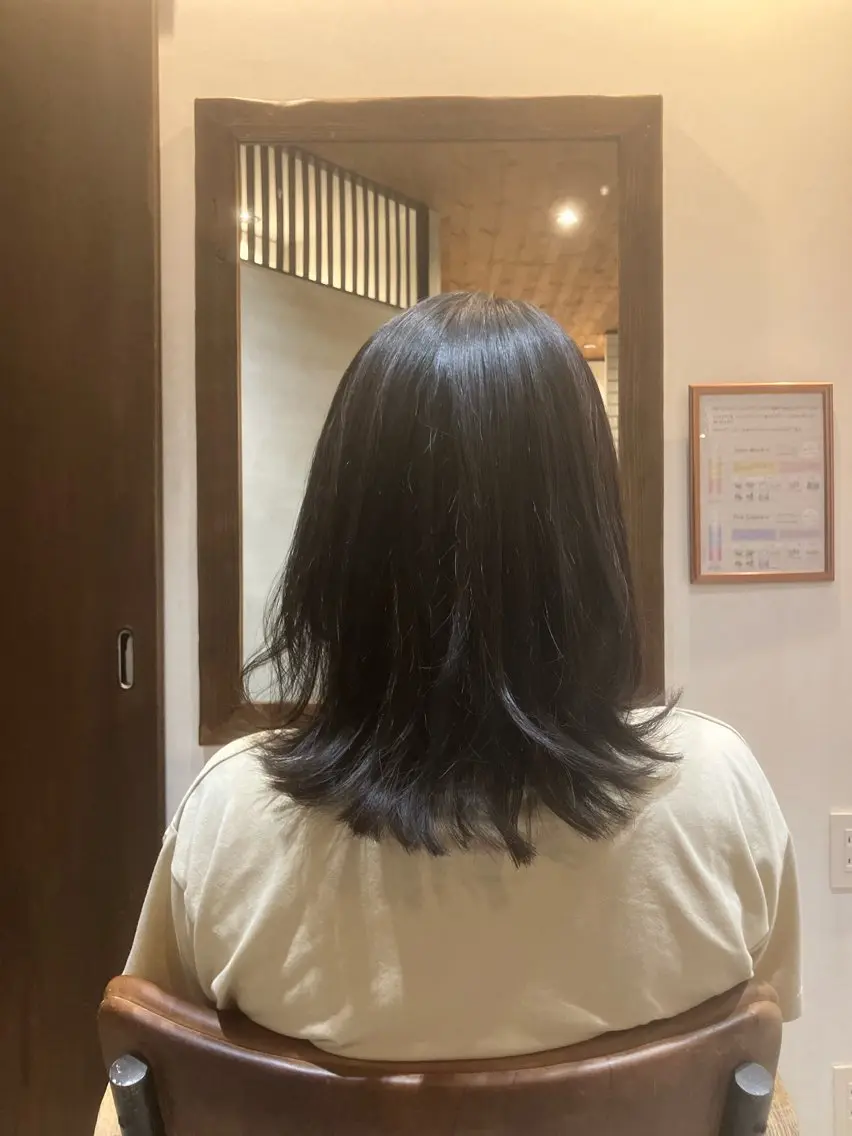 ミディアム YUKI .のヘアスタイル
