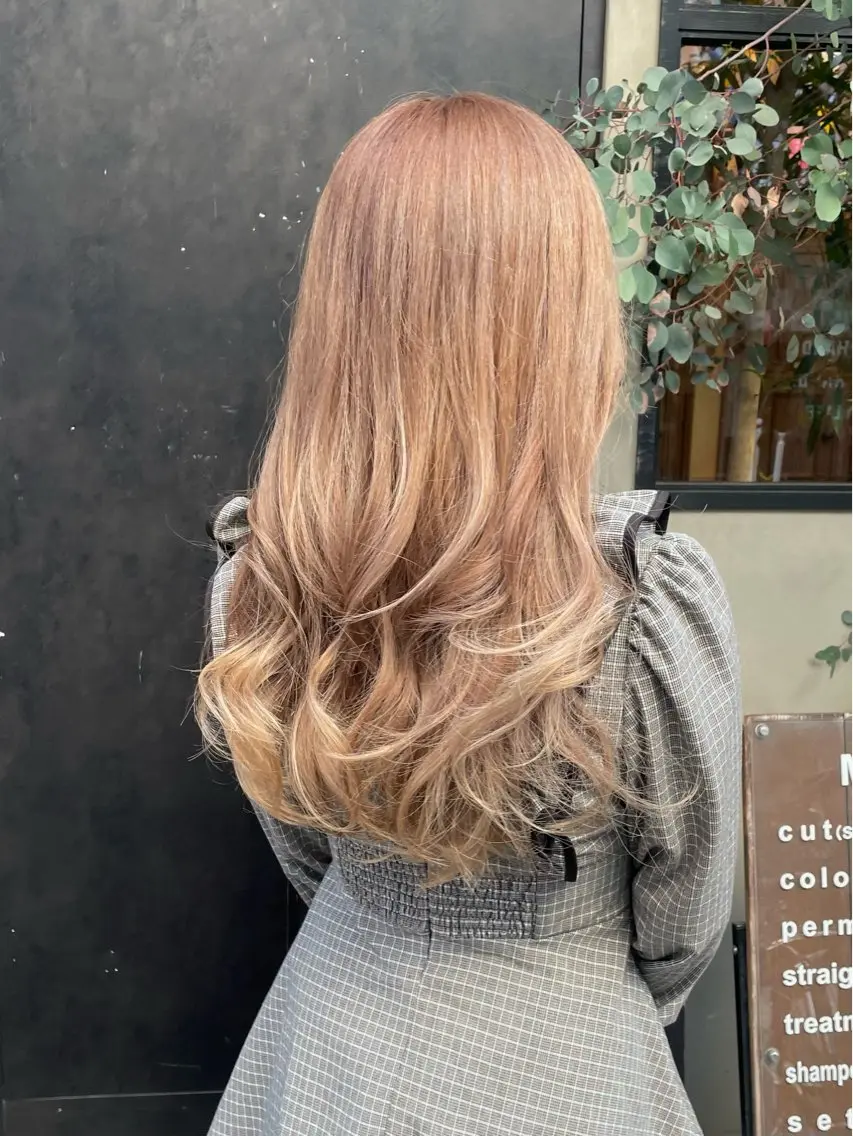 カラー ベージュカラー ダブルカラー ミルクティーベージュ ヘアカラー トリートメント 竹内 春奈のヘアスタイル
