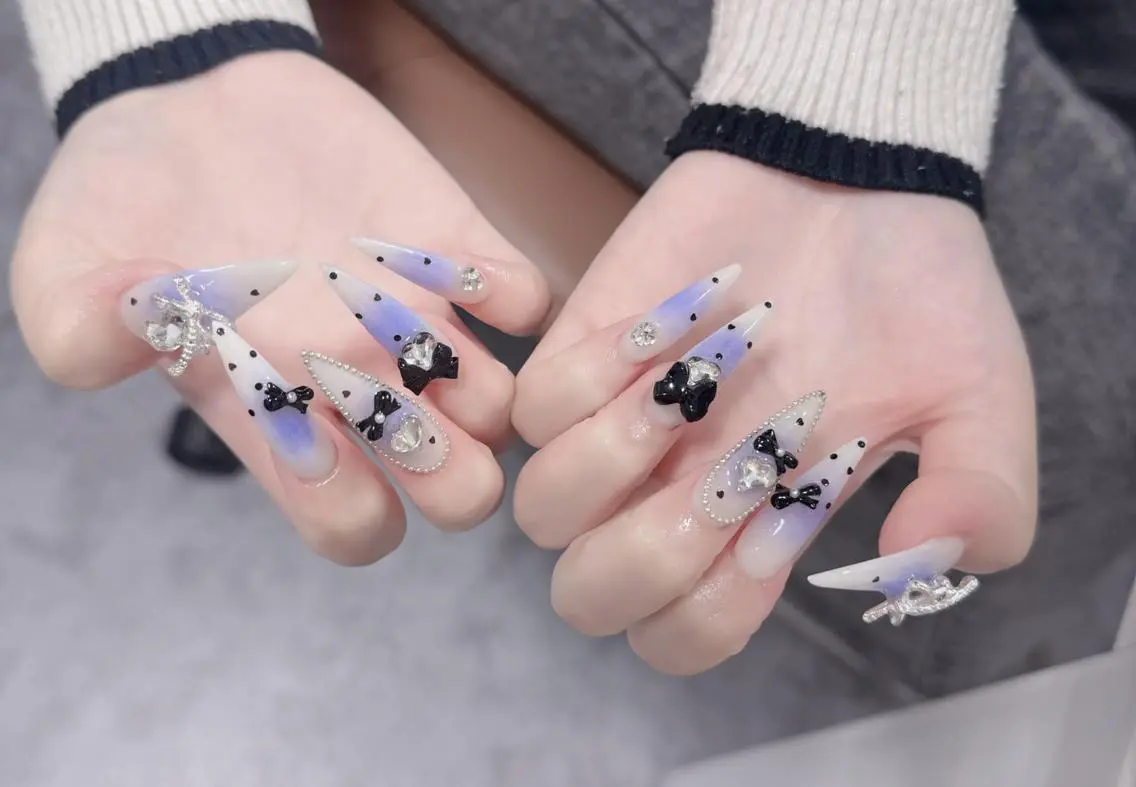 ネイル オーロラネイル チークネイル フットネイル ジェルネイル 韓国ネイル ハンドネイル H.baby Nail Salonのネイルデザイン
