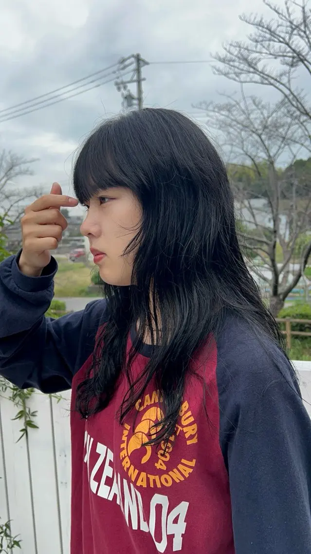 ロング カラー パーマ 黒髪 ブルーカラー ブルーブラック カット パーマ むらたナチュラルパー マ🌀透明感カラーのヘアスタイル