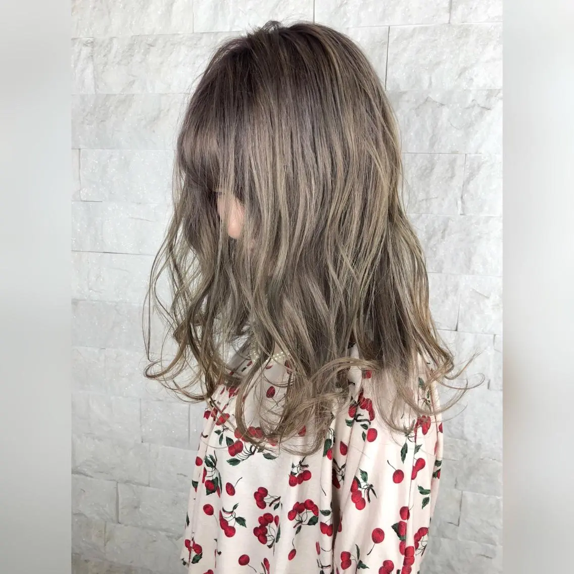 ロング 圧倒的美髪ストレート ツダケイタロウのヘアスタイル