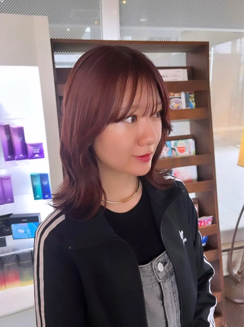 ミディアム ピンクブラウン TAKAHASHI REIKAのヘアスタイル