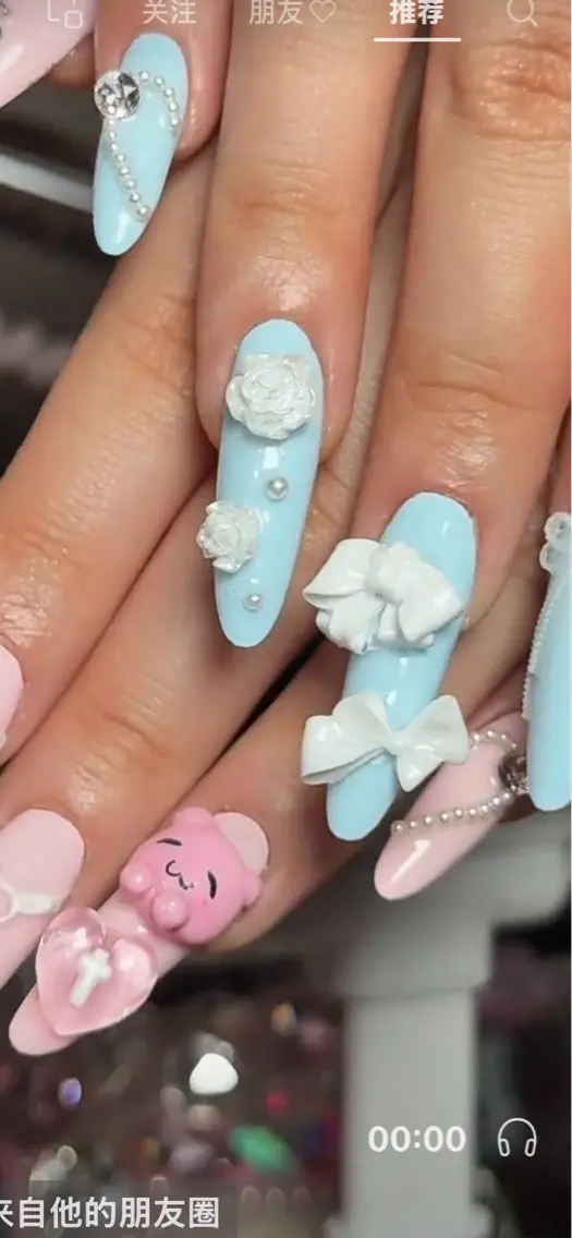 ネイル Henna Kongssalonの眉毛・アイブロウイメージ