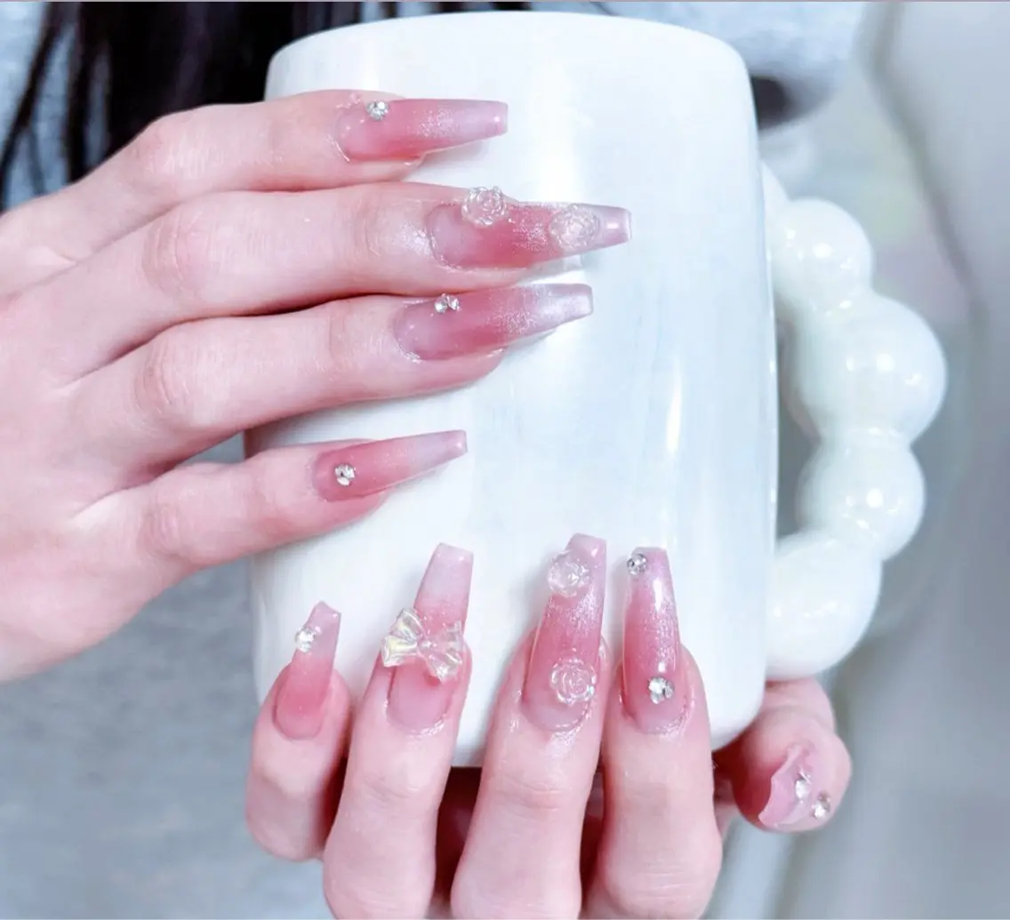 ネイル アートネイル オーロラネイル チークネイル フレンチネイル ガラスフレンチ 🎀🎀YooLi Nail Salonのネイルデザイン