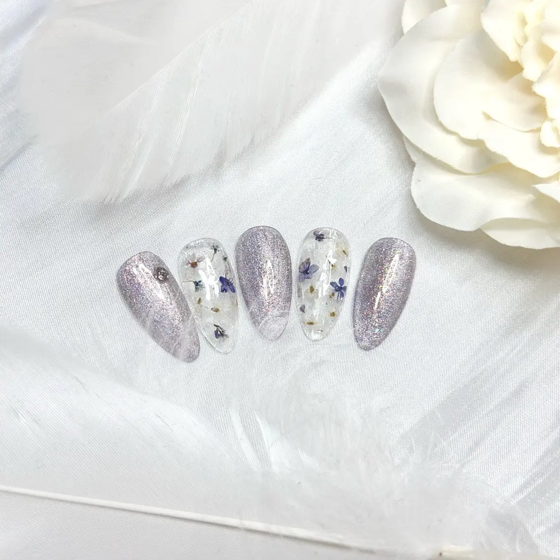 ネイル アートネイル オーロラネイル チークネイル フレンチネイル ガラスフレンチ 🎀YooLi Nail salonのネイルデザイン