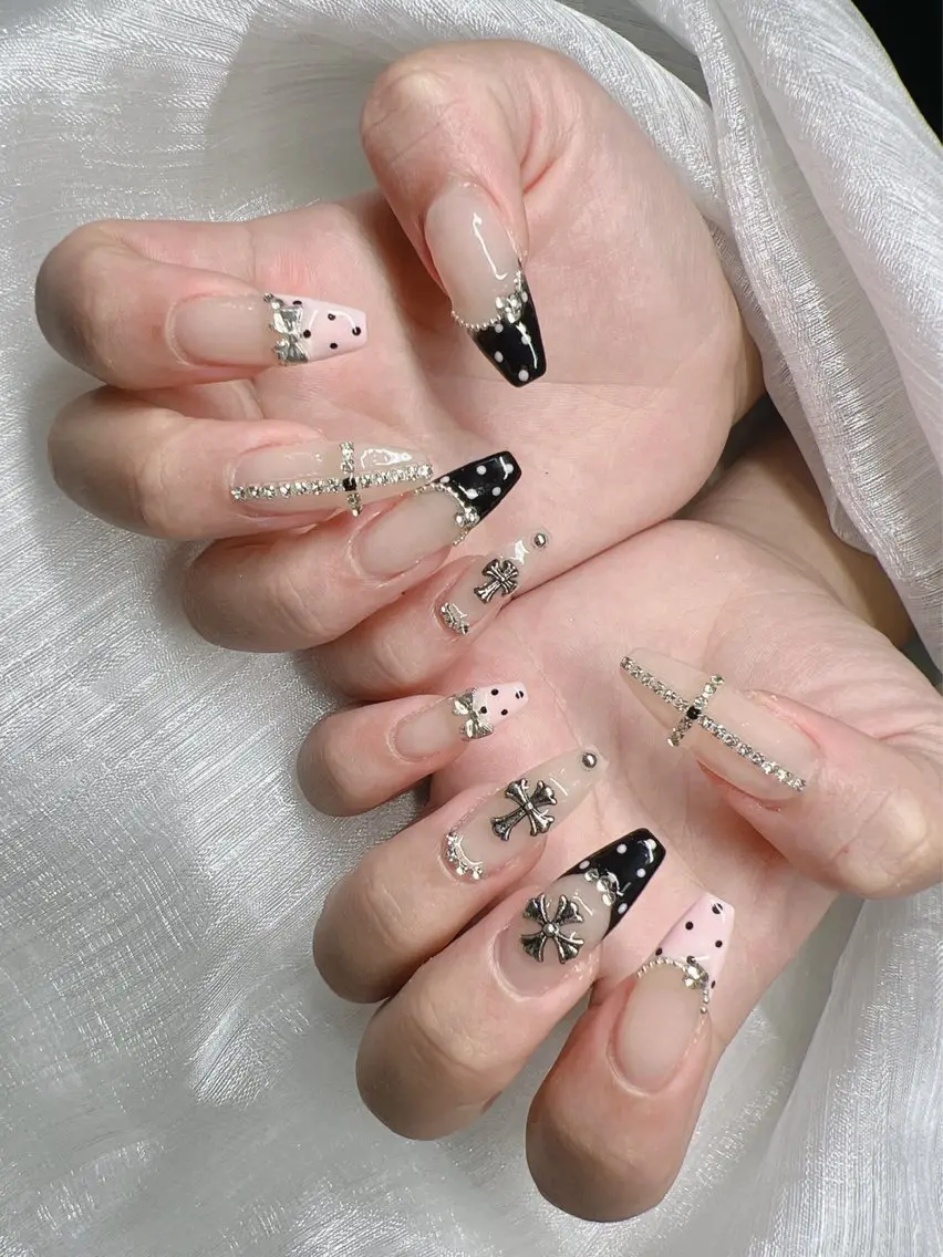 ネイル 長さ出し グラデーション 卒業式 キラキラネイル マグネットネイル ハンドネイル Lee Nails チップ長さだし専門店のネイルデザイン