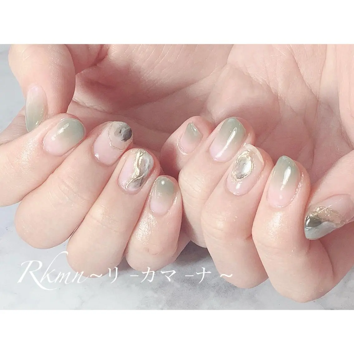 ネイル アートネイル グラデーション グリーン ニュアンスネイル 春ネイル ハンドネイル フットネイル ハンドケア Rkmn ~リ-カマ-ナ~のネイルデザイン