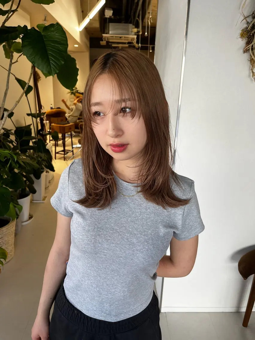 ミディアム カラー ベージュカラー ブラウンカラー レイヤーカット カット ヘアカラー トリートメント レイヤーカット/ブラ ウンカラー/河野凜のヘアスタイル
