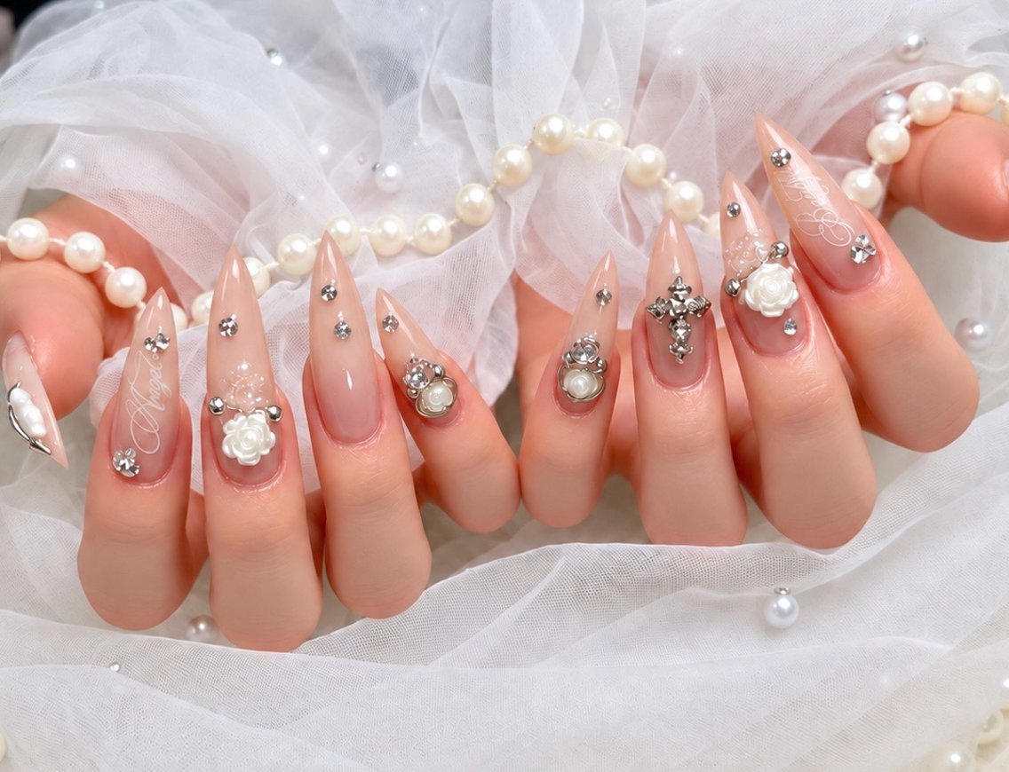 ネイル アートネイル ボルドー フレンチネイル ジェルネイル 氷ネイル・うるうるネイル ハンドネイル Julie Nail Hinのネイルデザイン