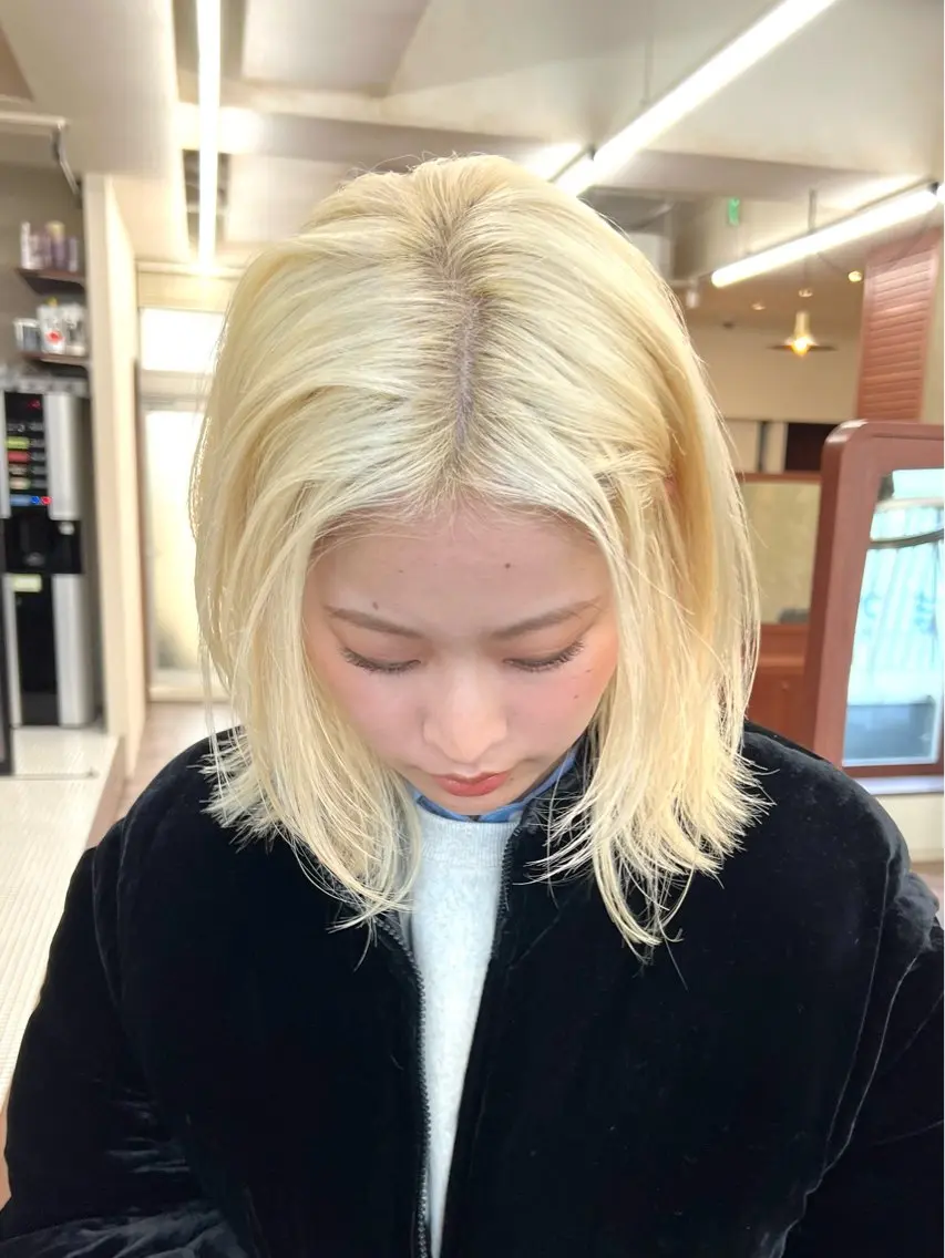 ミディアム カラー ブリーチ ケアブリーチ ダブルカラー ハイトーンカラー ボブ ヘアカラー トリートメント ヘアセット レイヤー専門家 ダブルカラー修のヘアスタイル