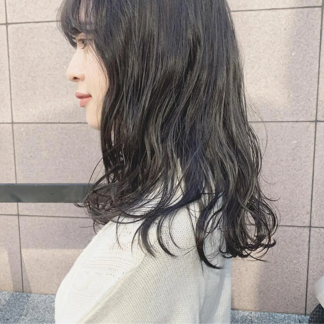 ミディアム カラー ネイル ハイトーンボブ 前田 表参道　グレージュのヘアスタイル