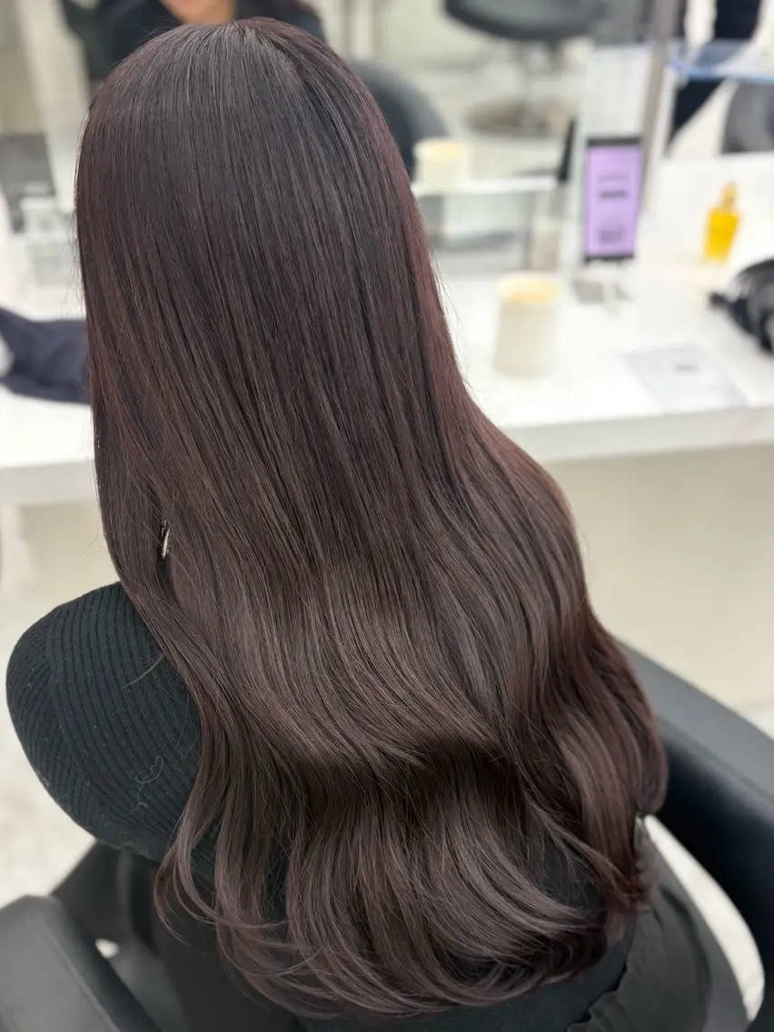 ロング カラー 🖤ハイトーン× レイヤー🖤SARAのヘアスタイル