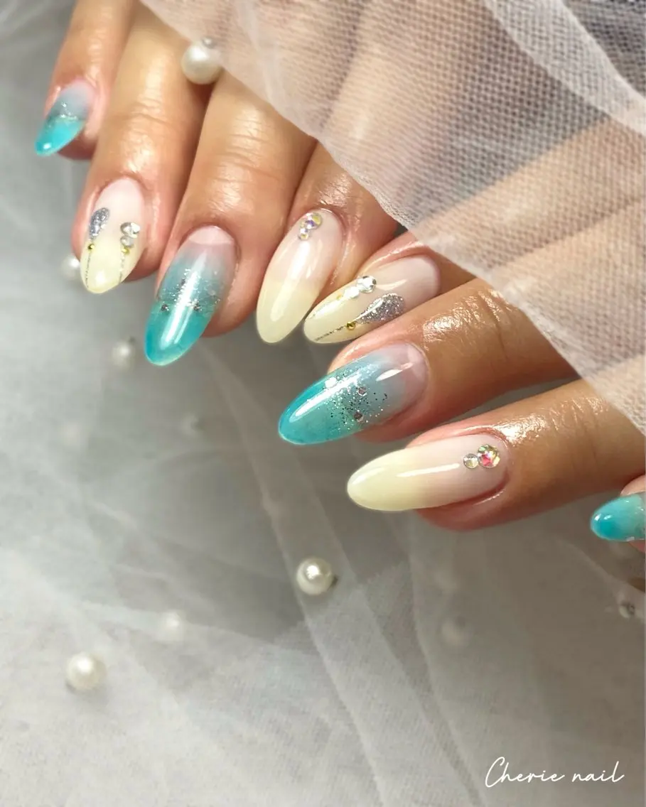 ネイル ブルー クリアネイル ジェルネイル ラメ(グリッター) ニュアンスネイル ハンドネイル Cherienail yunaのネイルデザイン