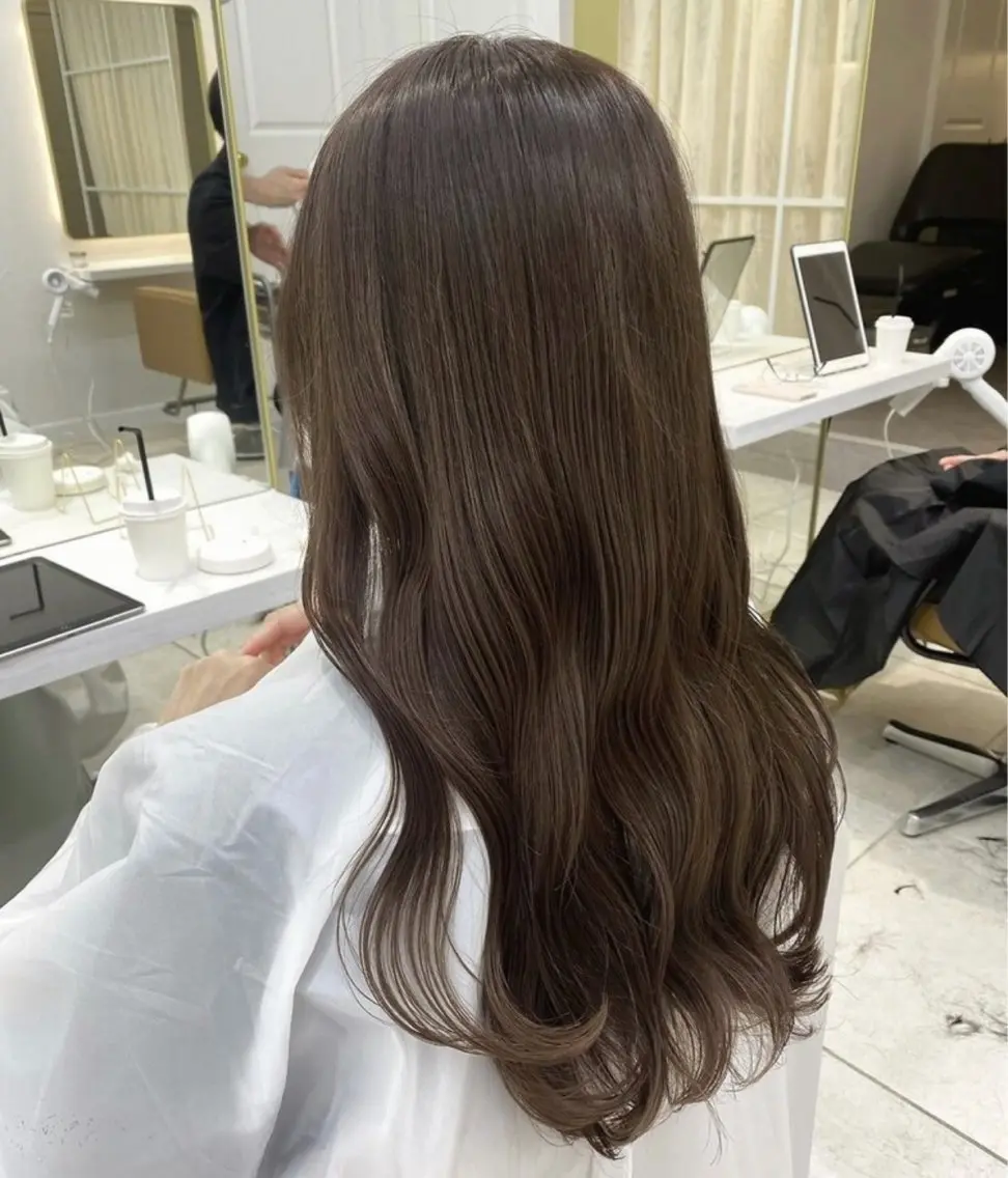 ロング カラー 井上 萌のヘアスタイル