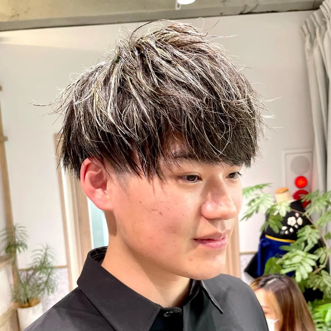 カラー メンズ メンズメッシュ メッシュ メンズ指名no'1 佐藤　亘のヘアスタイル