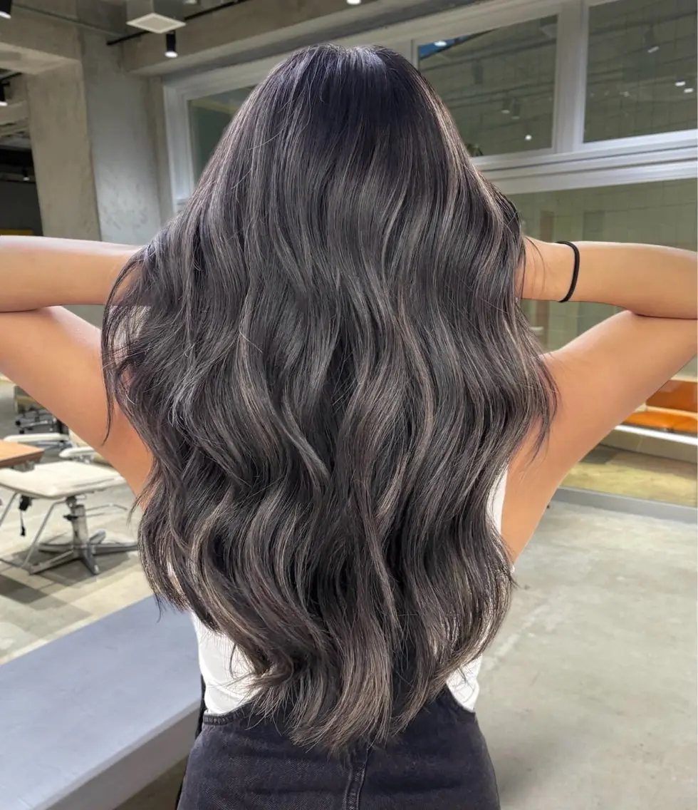 ロング カラー グラデーションカラー ハイライトカラー ハイライト ケア剤オタク×海外 ヘア長谷川裕起のヘアスタイル