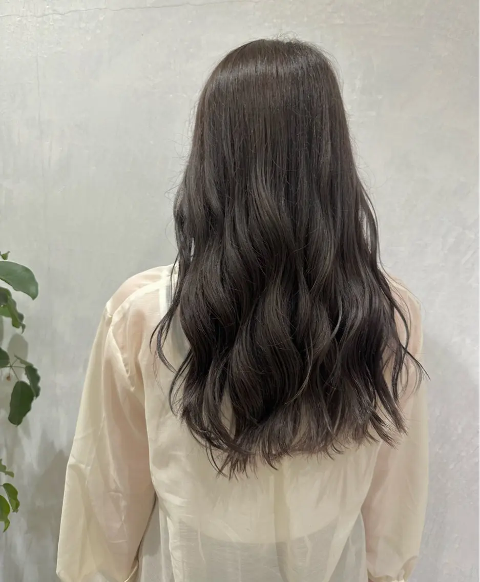 ロング カラー アッシュ アッシュグレー ✄折橋 彩花🐶🍑のヘアスタイル