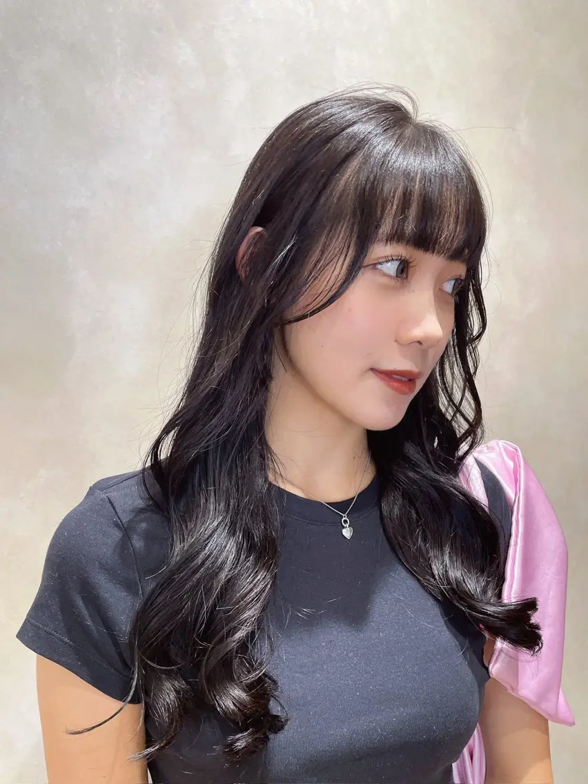 ロング カット ヘアカラー 石垣 凜のヘアスタイル