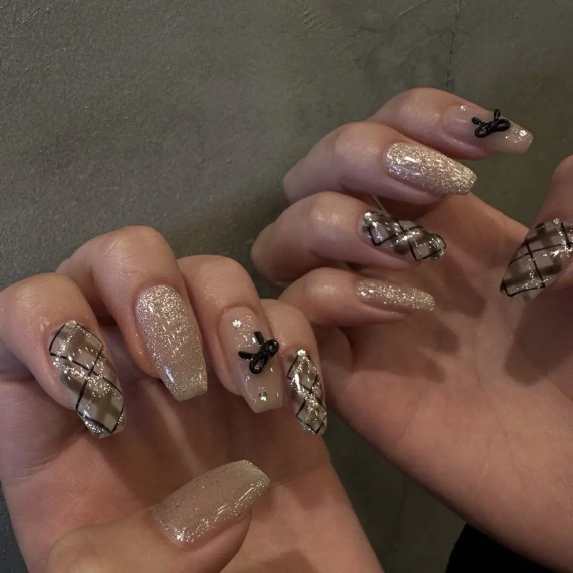 ネイル グラデーション ラメ(グリッター) マグネットネイル ミラーネイル ニュアンスネイル ハンドネイル Lumi de nailsのネイルデザイン