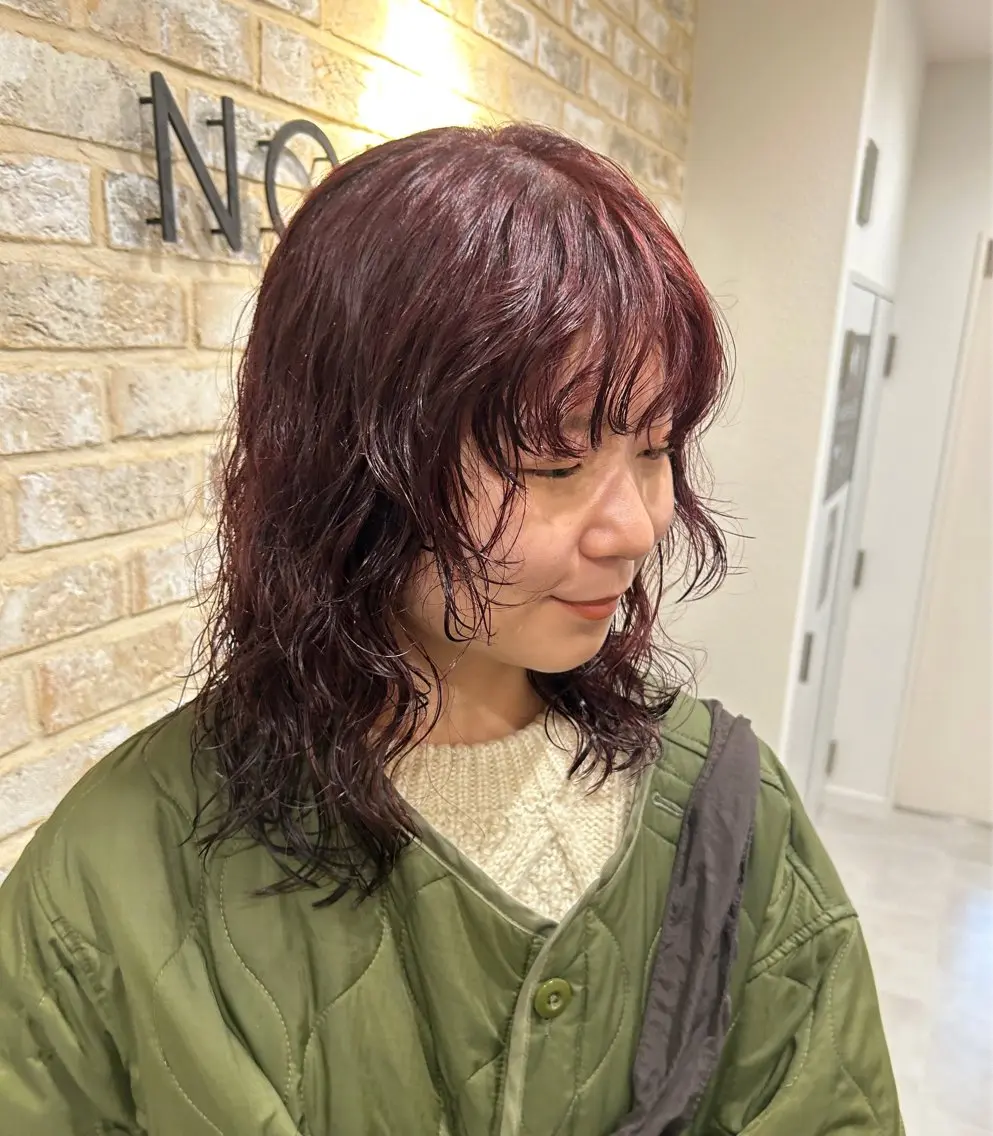 セミロング カラー ブリーチ ブリーチなしカラー レッドカラー ヘアカラー トリートメント ウルフ/レイヤー /suzuhaのヘアスタイル