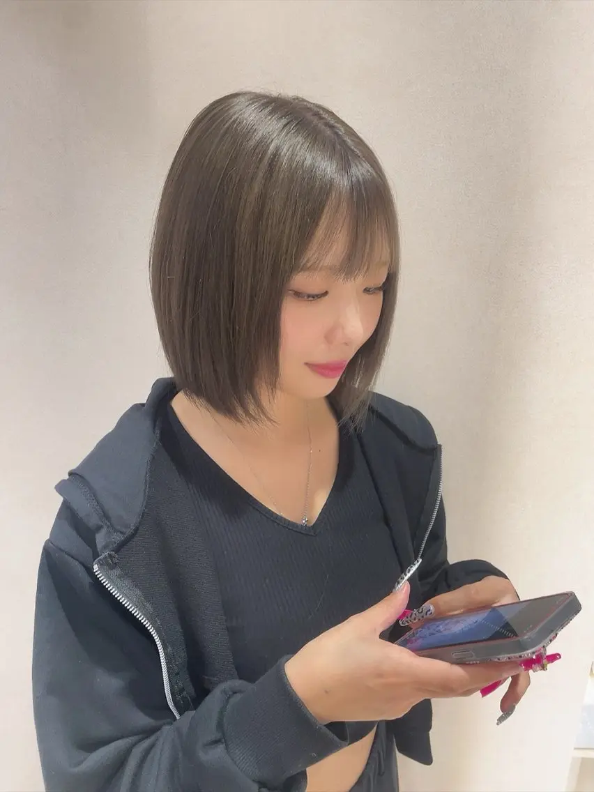 ショート ヘアカラー emusalon Rinaのヘアスタイル