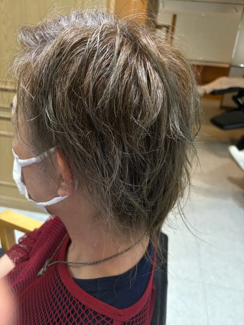 ミディアム カラー シルバー 🩵り ん🦋のヘアスタイル