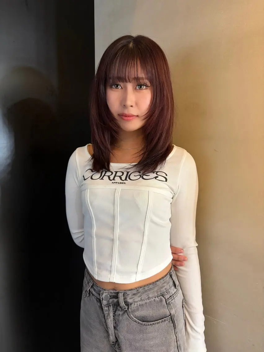 セミロング カラー 上野 愛花のヘアスタイル