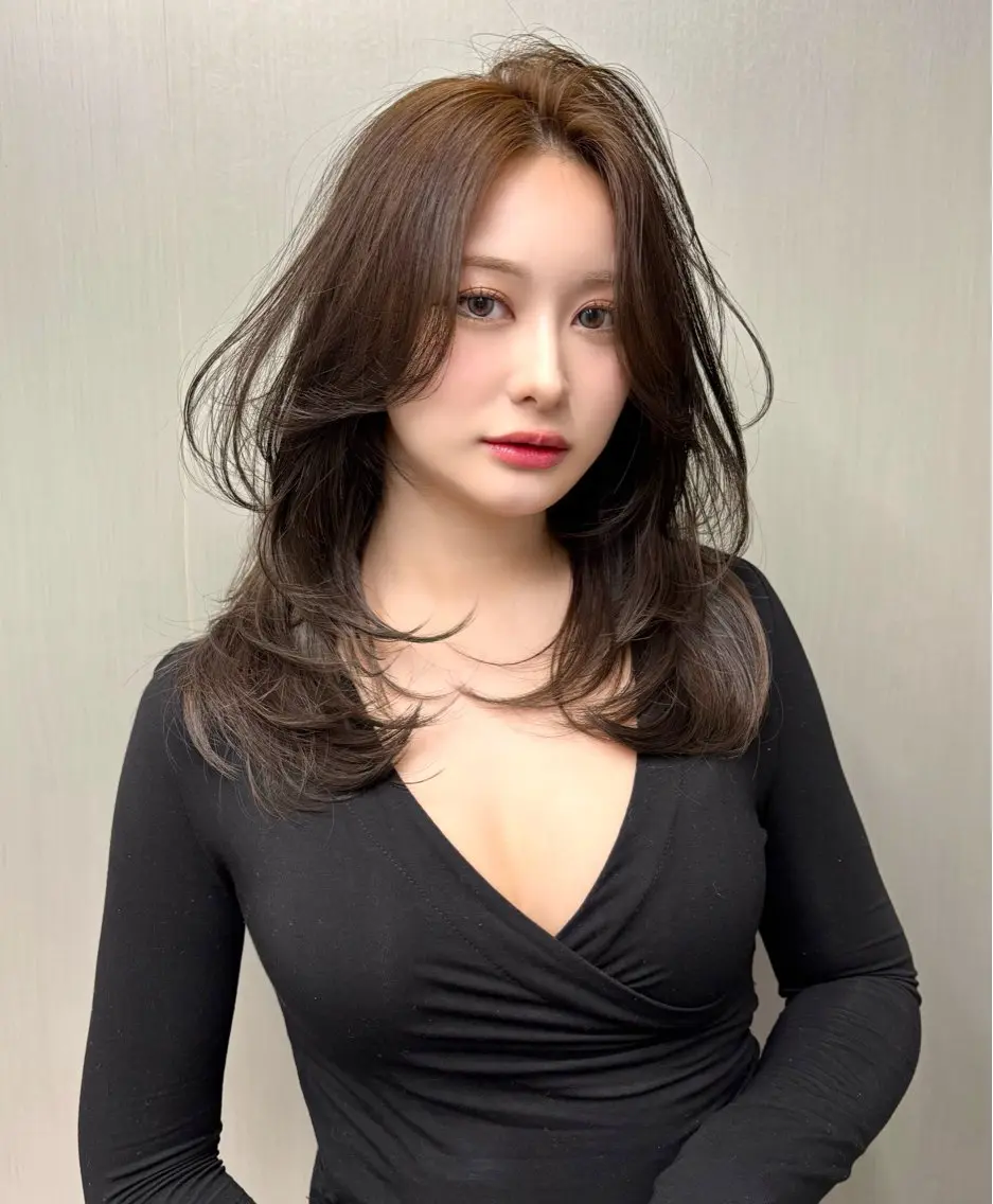 セミロング カラー レイヤーカット カット ヘアカラー トリートメント SHOUHEI 韓国風レイヤーカットのヘアスタイル