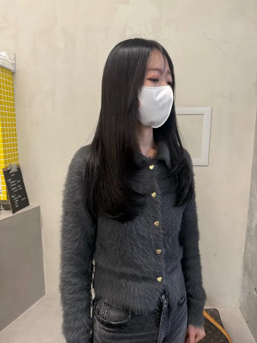 ロング カラー ロングレイヤー アッシュ ベージュカラー ブリーチ 透明感カラー カット ヘアカラー トリートメント 誰より丁寧なカット/ 小林輝/レイヤーのヘアスタイル