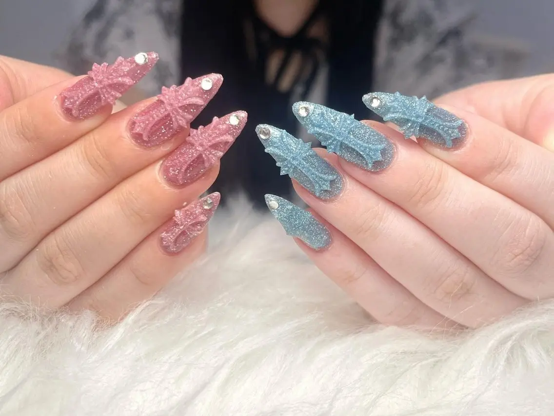 ネイル ガーリー キラキラネイル 韓国ネイル ロングネイル シンプルネイル ハンドネイル Genie Mika Nailsのネイルデザイン