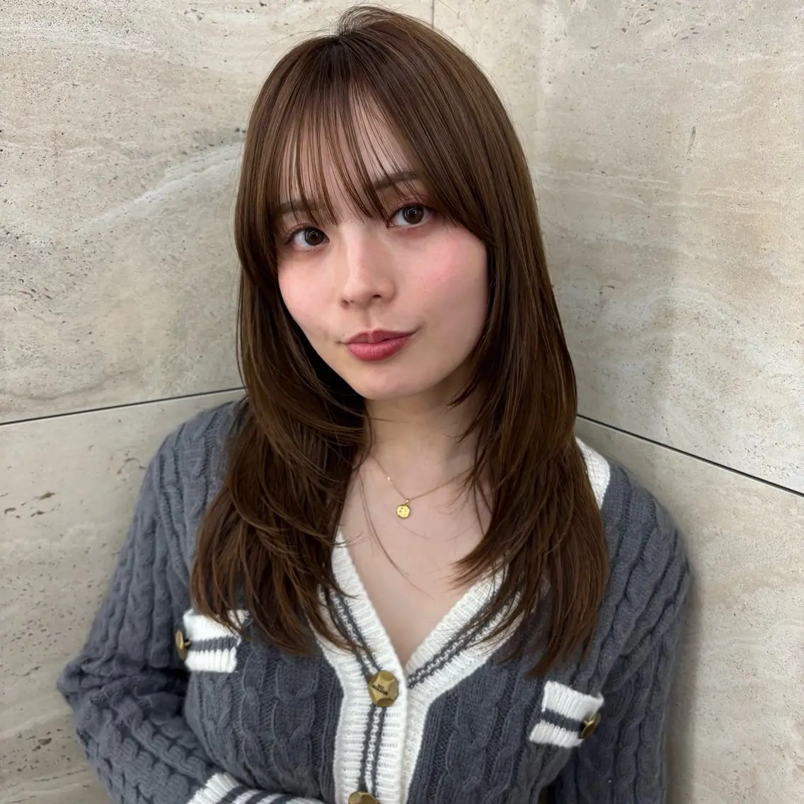 ミディアム カラー 髪質改善|透明 感カラー🩵レイヤーのヘアスタイル