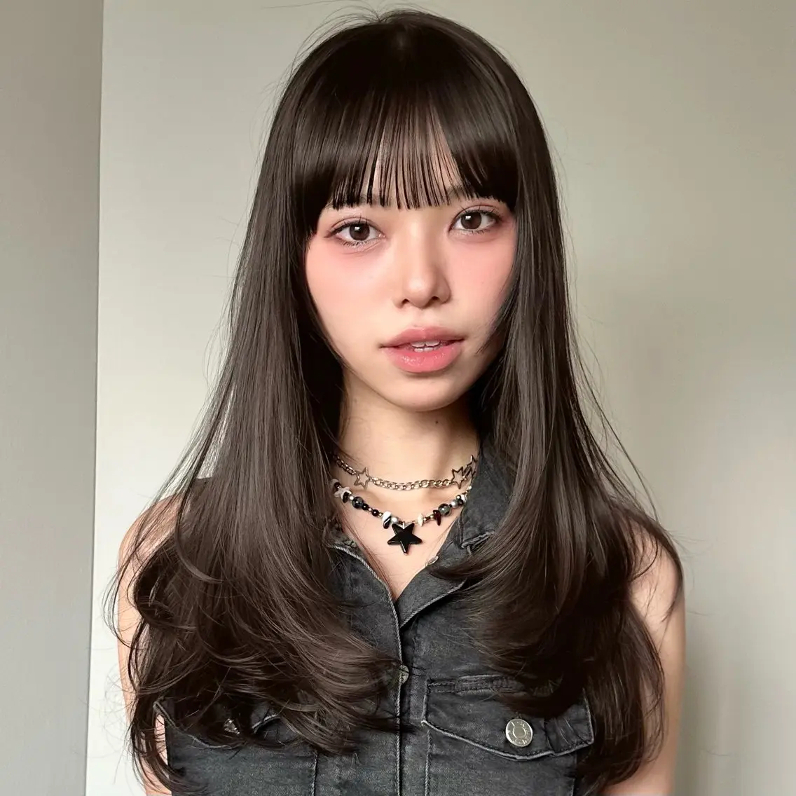 セミロング カット ヘアカラー トリートメント 🌹ハッシュカット、 レイヤー韓国ヘア🌹のヘアスタイル