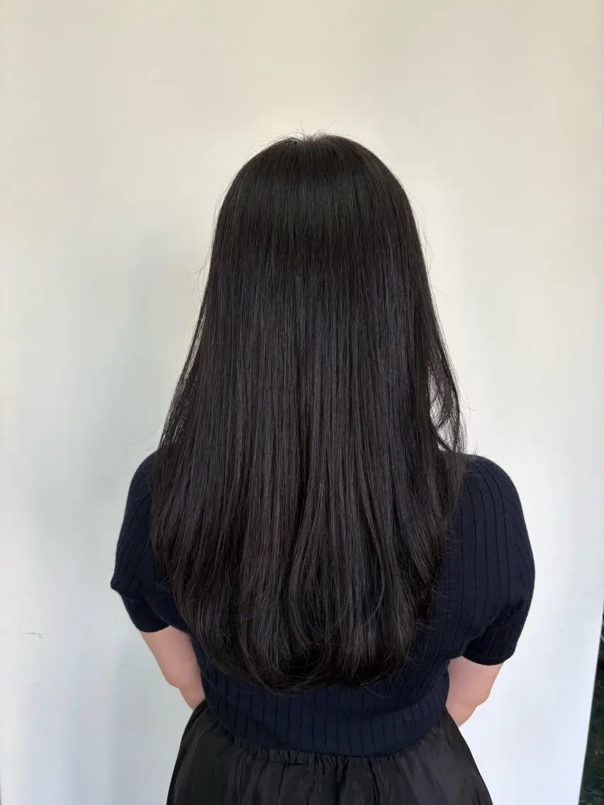 ロング カラー 黒髪 ブリーチ ブルーカラー ブルーブラック ブリーチなしカラー ヘアカラー トリートメント saya (サヤ)のヘアスタイル