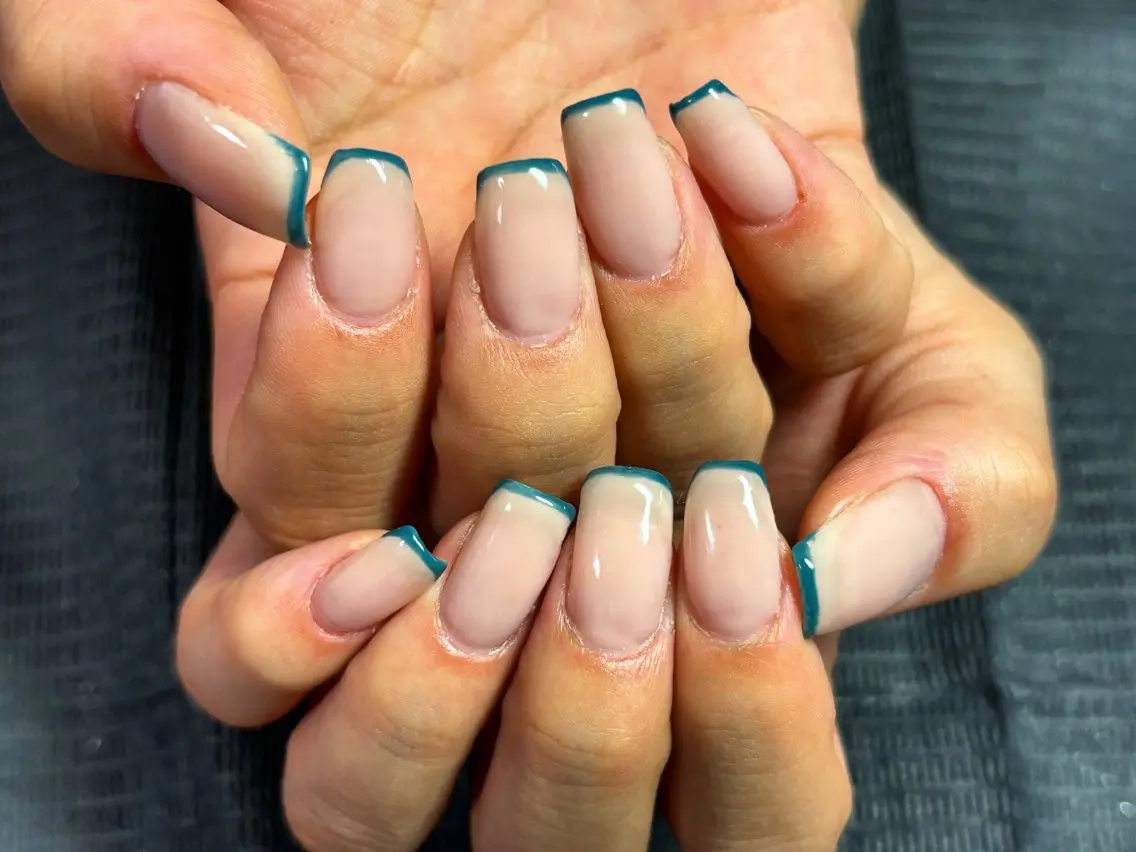 ネイル フレンチネイル 持ち込み Nailsalon Ajugaのネイルデザイン