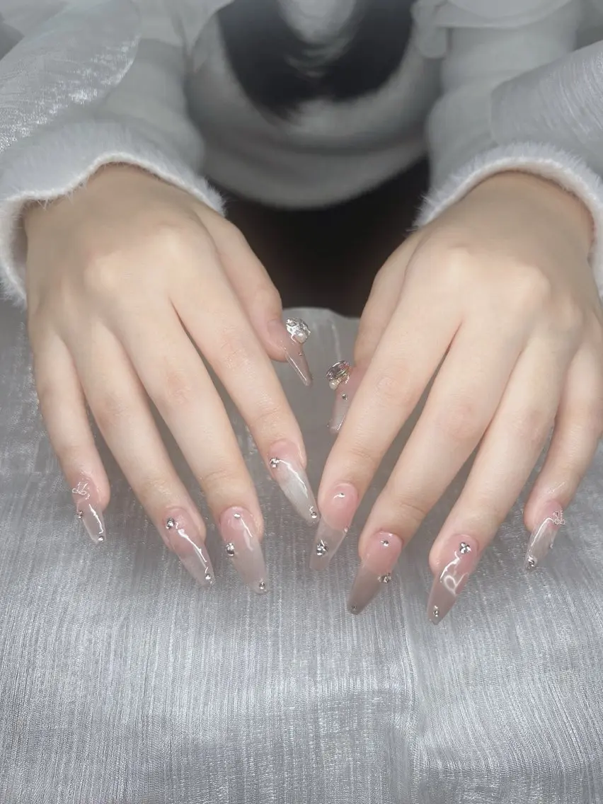 ネイル 長さ出し グラデーション キラキラネイル マグネットネイル ニュアンスネイル ハンドネイル Lee Nails チップ長さだし専門店のネイルデザイン